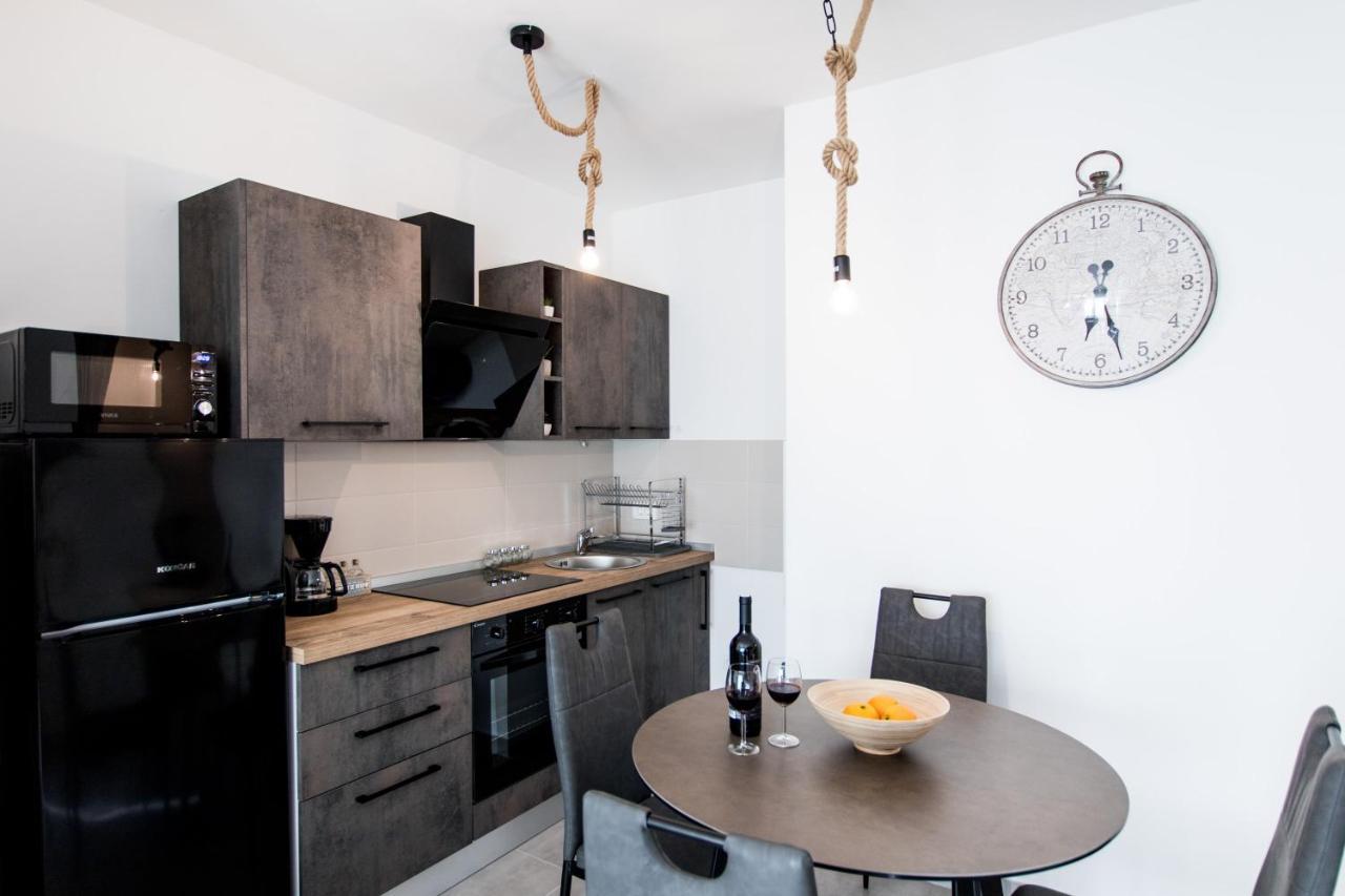 4 * Apartment Sunset Close To The Sea Kaštela 外观 照片